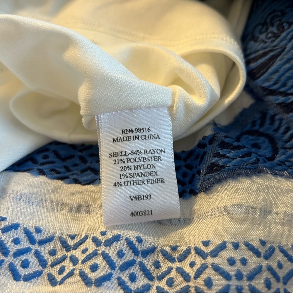 Coldwater Creek white and blue patterned full skirt size M smocked waist - Picture 5 of 8